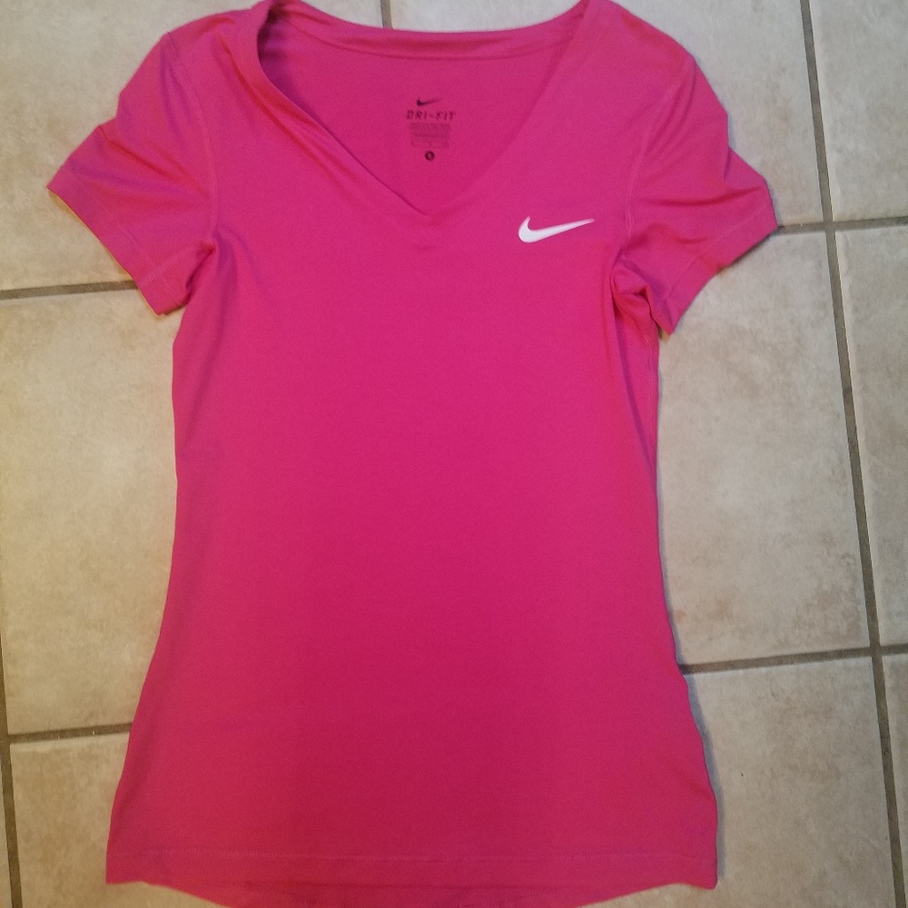 Brand New Nike Dry fit shirt . Never worn.